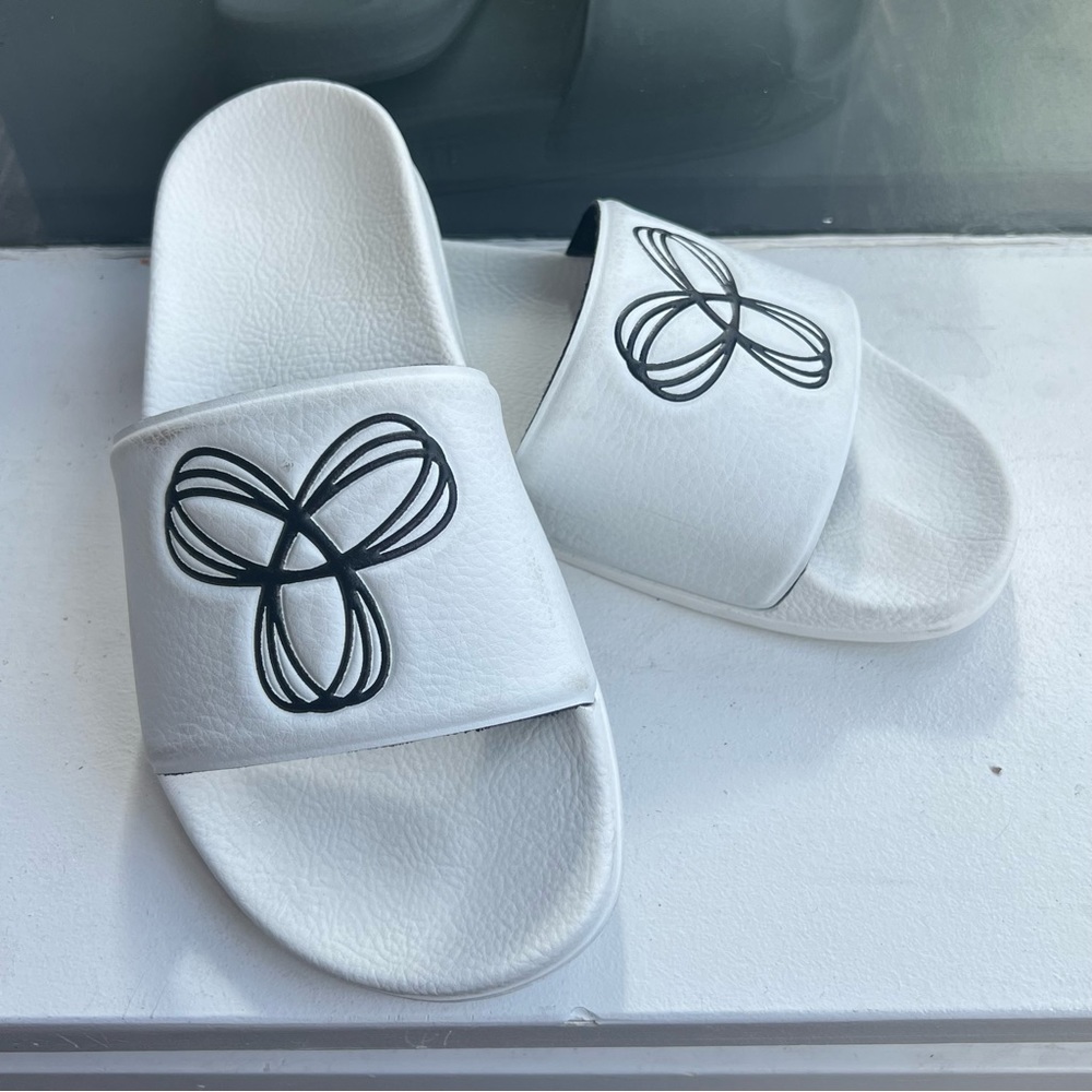 TNA slides size 7